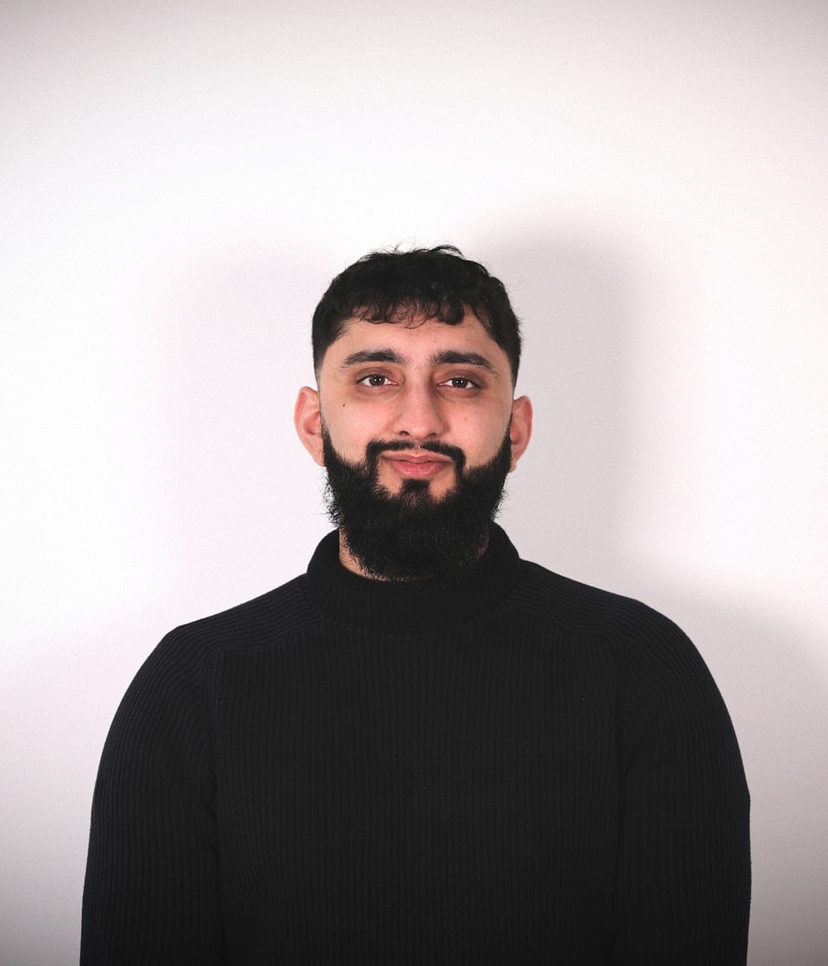 Portrait of Adail Islam, founder of BioPhotonix